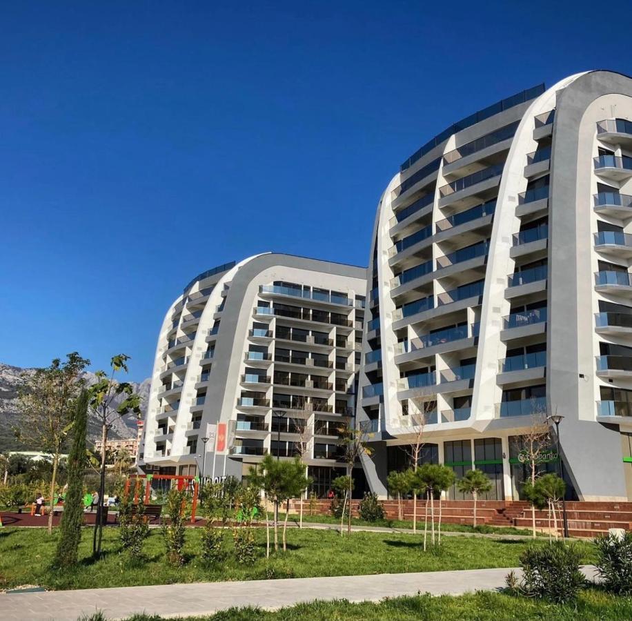 Suncoast Suites Bar Eksteriør bilde